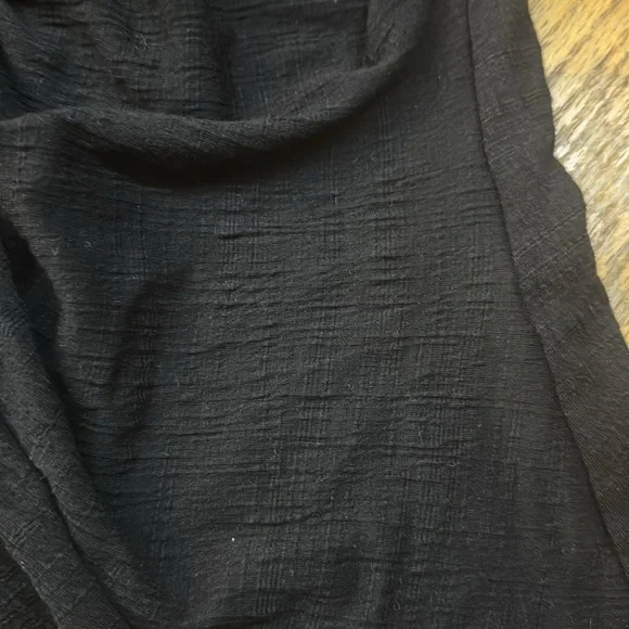 Max studuo V neck top - Picture 8 of 8